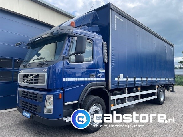 Volvo FM9 4X2R FAL9.0 RAD-A4 Volvo FM300 4x2 Euro 5 bakwagen - Schuifzeilen - Laadklep 2000 kg - Bouwjaar 2008 - Kooi-Aap heftruck - Kapalı kasa kamyon: fotoğraf 2 Volvo FM9 4X2R FAL9.0 RAD-A4 Volvo FM300 4x2 Euro 5 bakwagen - Schuifzeilen - Laadklep 2000 kg - Bouwjaar 2008 - Kooi-Aap heftruck - Kapalı kasa kamyon: fotoğraf 2