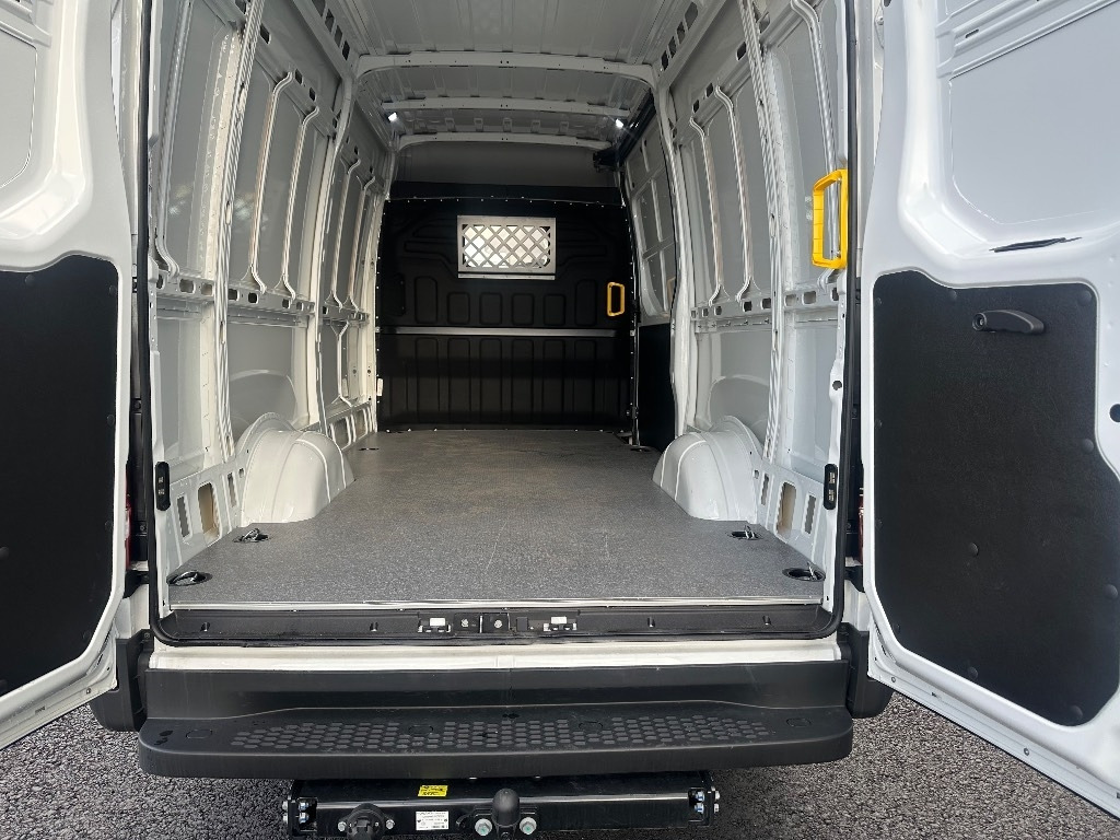 Yeni Panelvan Iveco Daily 35S16A8 12m3 k-auto: fotoğraf 7