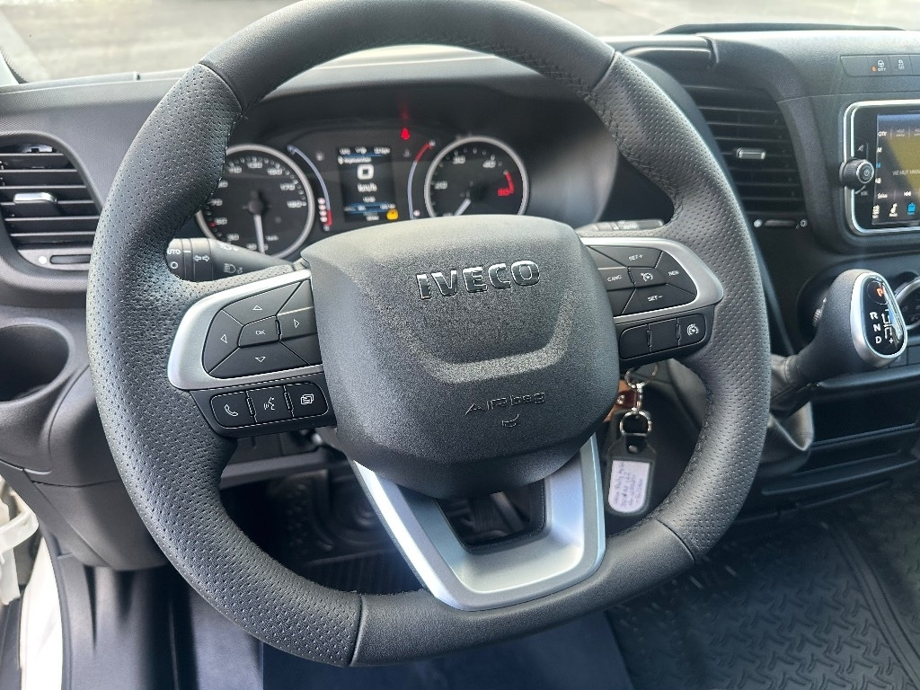 Yeni Panelvan Iveco Daily 35S16A8 12m3 k-auto: fotoğraf 10