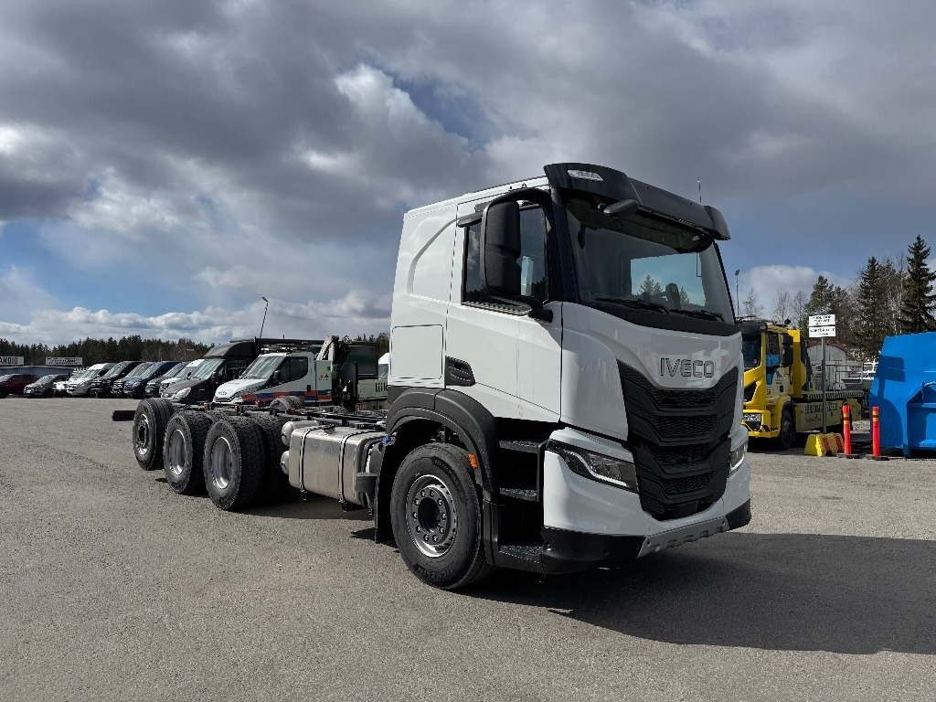 Iveco X-Way AT350X54 8x4 UUTTA MALLIA - Şasi kamyon: fotoğraf 2 Iveco X-Way AT350X54 8x4 UUTTA MALLIA - Şasi kamyon: fotoğraf 2