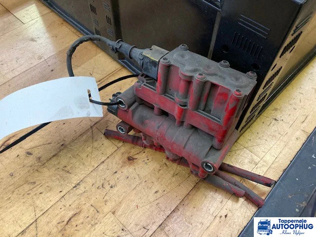 DAF ECAS valve block – DAF 2020257 - Elektrik sistemi - Kamyon: fotoğraf 2 DAF ECAS valve block – DAF 2020257 - Elektrik sistemi - Kamyon: fotoğraf 2