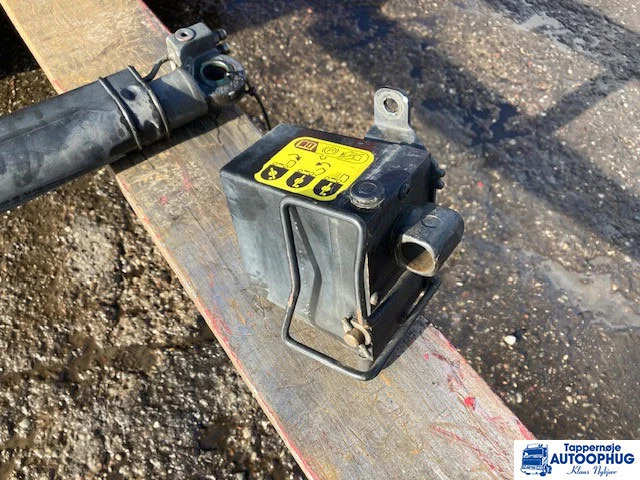 DAF cab tilting pump – DAF 1914281 - Kabin ve iç mekan - Kamyon: fotoğraf 1 DAF cab tilting pump – DAF 1914281 - Kabin ve iç mekan - Kamyon: fotoğraf 1