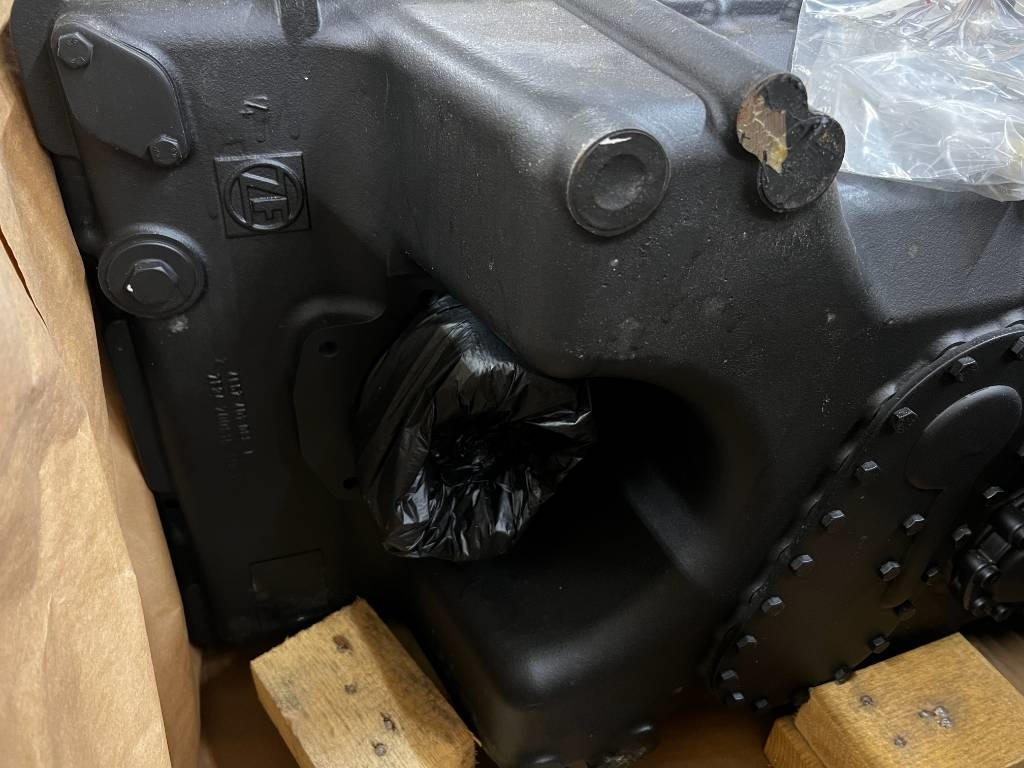 CNH Powershift - CNH / ZF - 4WG210 ZF - Vites kutusu - Tarım araçları: fotoğraf 4 CNH Powershift - CNH / ZF - 4WG210 ZF - Vites kutusu - Tarım araçları: fotoğraf 4