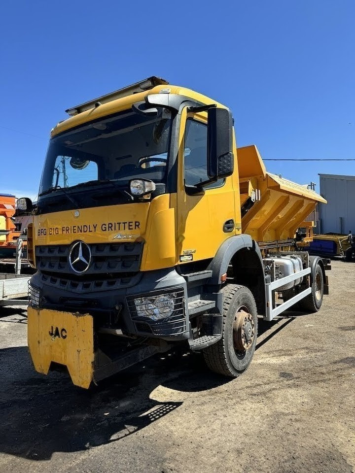 Mercedes-Benz 1824 - Atık toplama taşıt/ Özel amaçlı taşıt, Kamyon: fotoğraf 1 Mercedes-Benz 1824 - Atık toplama taşıt/ Özel amaçlı taşıt, Kamyon: fotoğraf 1