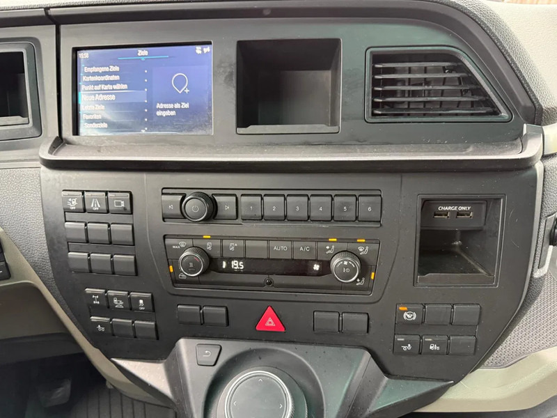 Konteynır taşıyıcı/ Yedek karoser kamyon MAN TGX 26.470 Haakarm VDL 21.T XLX Bed Fridge Smart Select Only 133.000KM!: fotoğraf 10 Konteynır taşıyıcı/ Yedek karoser kamyon MAN TGX 26.470 Haakarm VDL 21.T XLX Bed Fridge Smart Select Only 133.000KM!: fotoğraf 10