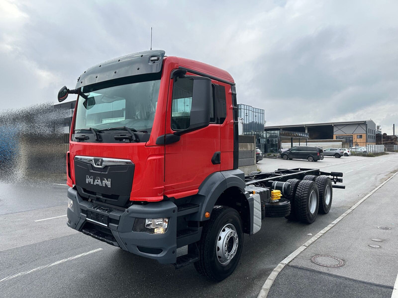 MAN TGS 33.400 6X4 BB CH - Şasi kamyon: fotoğraf 2 MAN TGS 33.400 6X4 BB CH - Şasi kamyon: fotoğraf 2