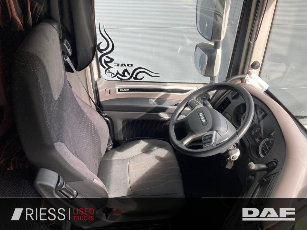 DAF XF 480 FT Super Space Cab Intarder Standklima 2 - Çekici: fotoğraf 4 DAF XF 480 FT Super Space Cab Intarder Standklima 2 - Çekici: fotoğraf 4