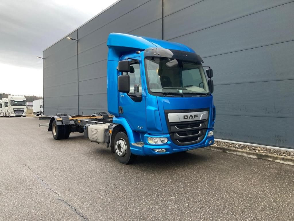 DAF LF 210 FA Standheizung / 5.00m Rd / 7.490kg DAF LF 210 FA Standheizung / 5.00m Rd / 7.490kg - Şasi kamyon: fotoğraf 3 DAF LF 210 FA Standheizung / 5.00m Rd / 7.490kg DAF LF 210 FA Standheizung / 5.00m Rd / 7.490kg - Şasi kamyon: fotoğraf 3