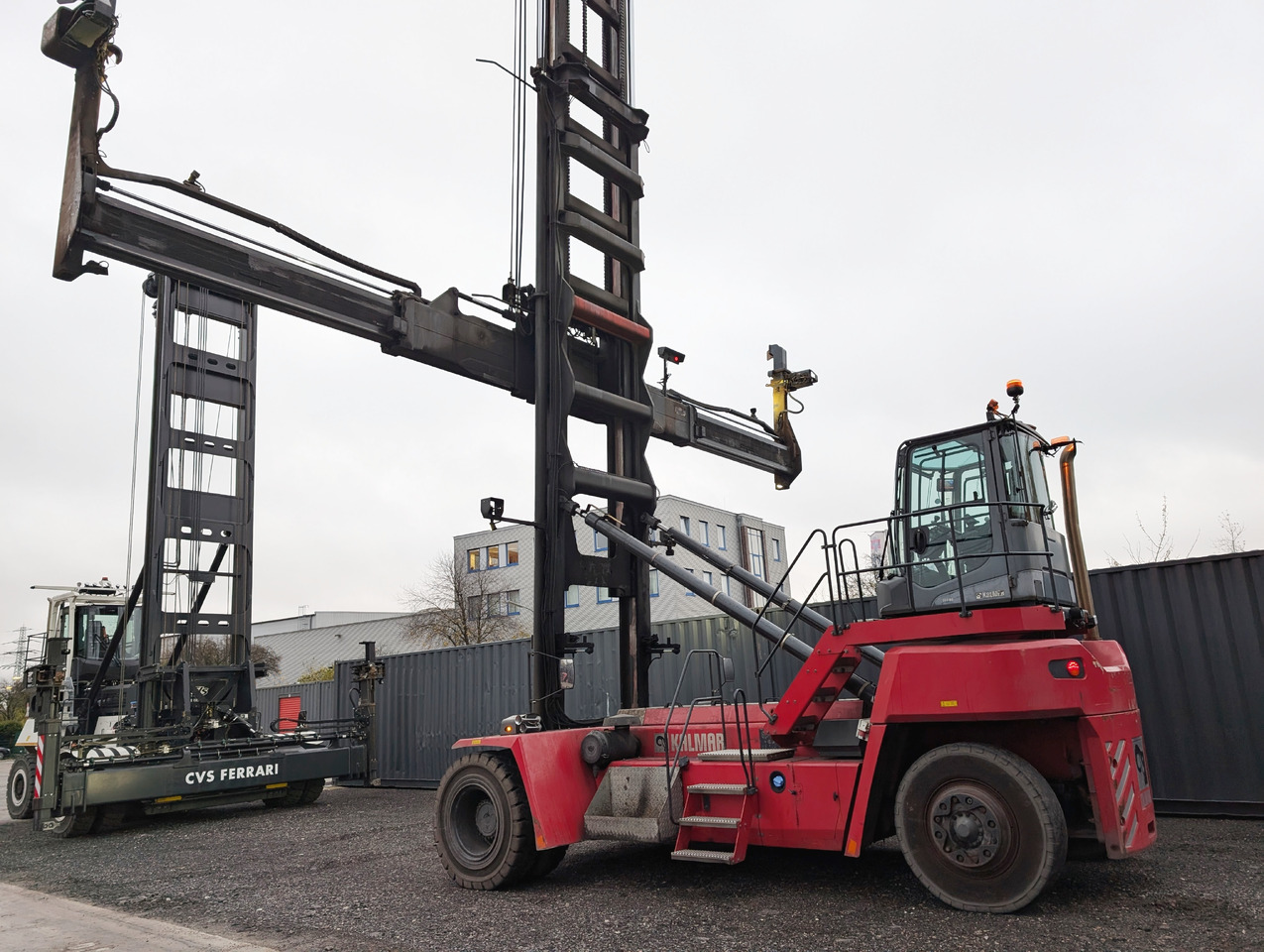 KALMAR DCG100-45ED7 - Konteyner forklift: fotoğraf 3 KALMAR DCG100-45ED7 - Konteyner forklift: fotoğraf 3