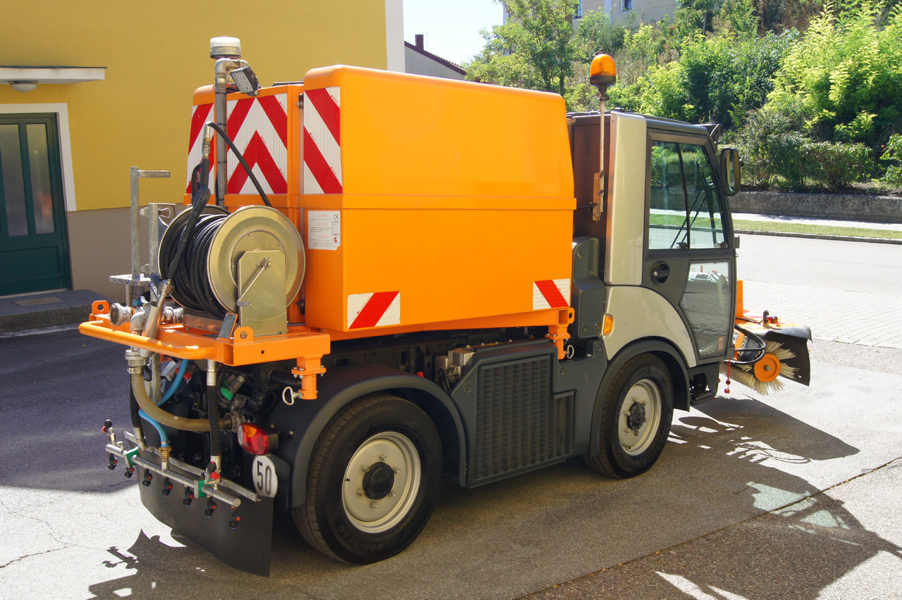 MULTICAR TREMO X56 Carrier CS/4x4/Euro 5/Besen/Wasserfass - Yol süpürme aracı: fotoğraf 4 MULTICAR TREMO X56 Carrier CS/4x4/Euro 5/Besen/Wasserfass - Yol süpürme aracı: fotoğraf 4
