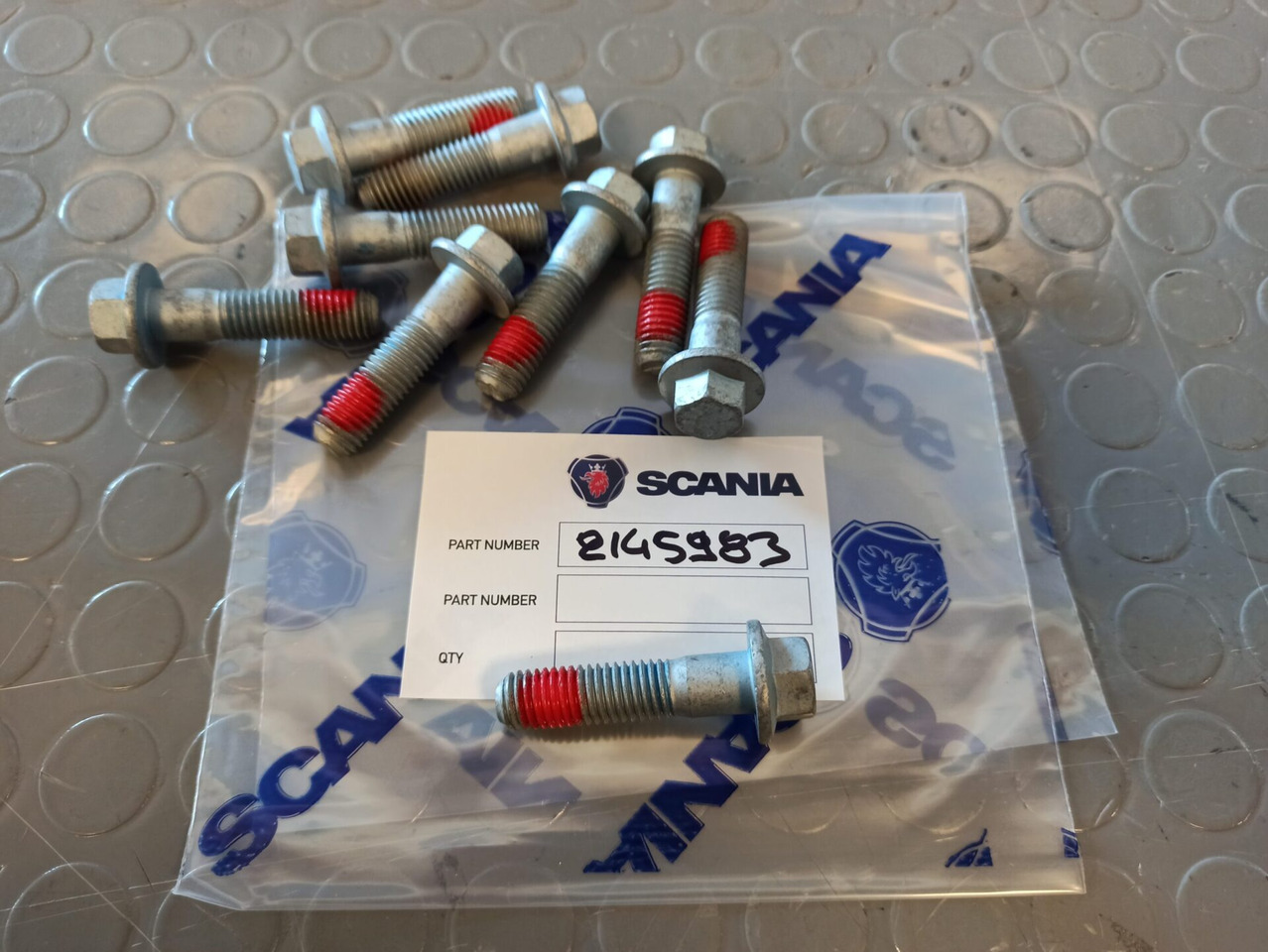 SCANIA FLANGE SCREW - 2145983 - Aks ve yedek parça - Kamyon: fotoğraf 1 SCANIA FLANGE SCREW - 2145983 - Aks ve yedek parça - Kamyon: fotoğraf 1