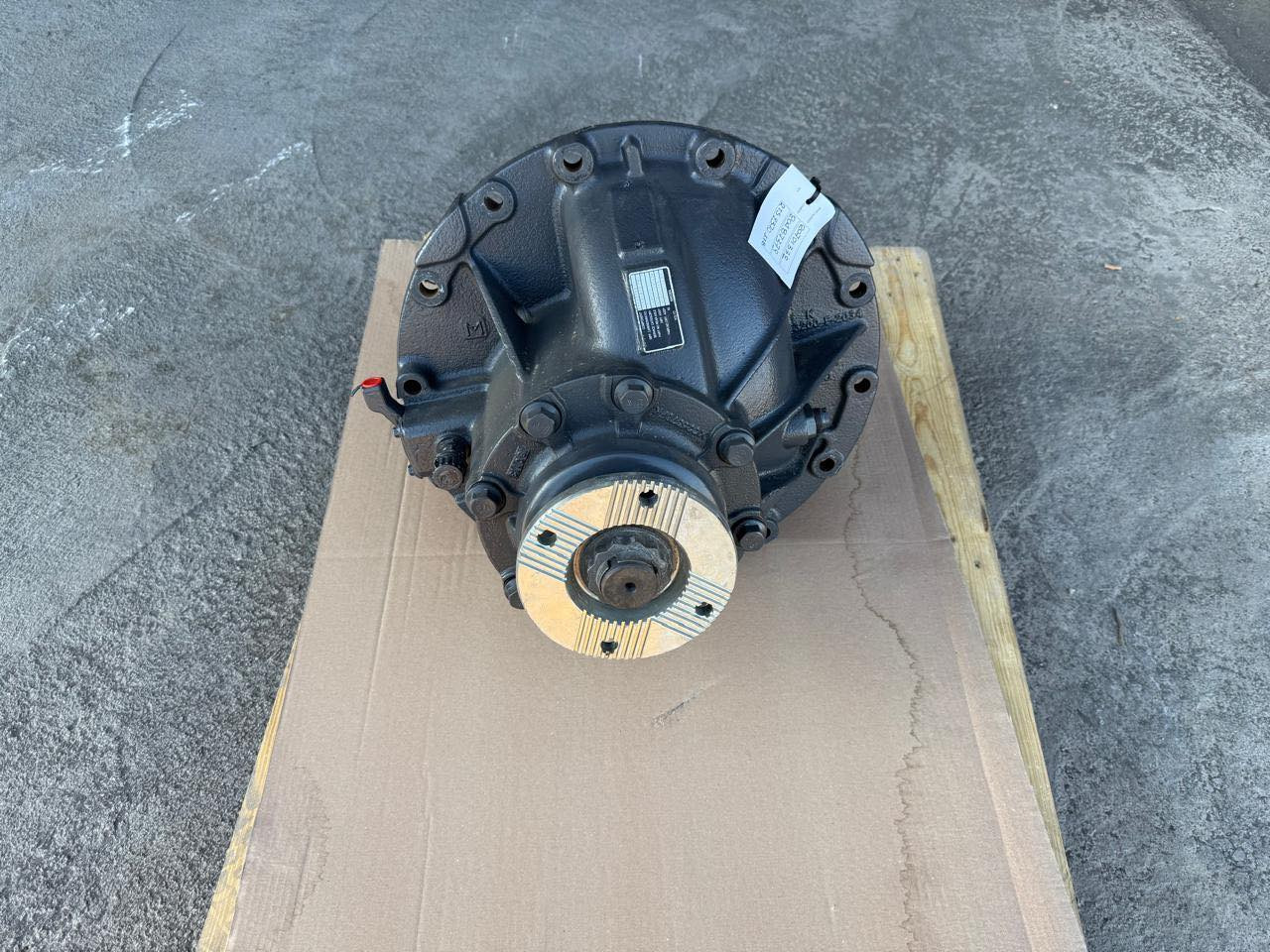 VOLVO Differential Groups 20701332 / 20487379 - Aks ve yedek parça - Kamyon: fotoğraf 1 VOLVO Differential Groups 20701332 / 20487379 - Aks ve yedek parça - Kamyon: fotoğraf 1