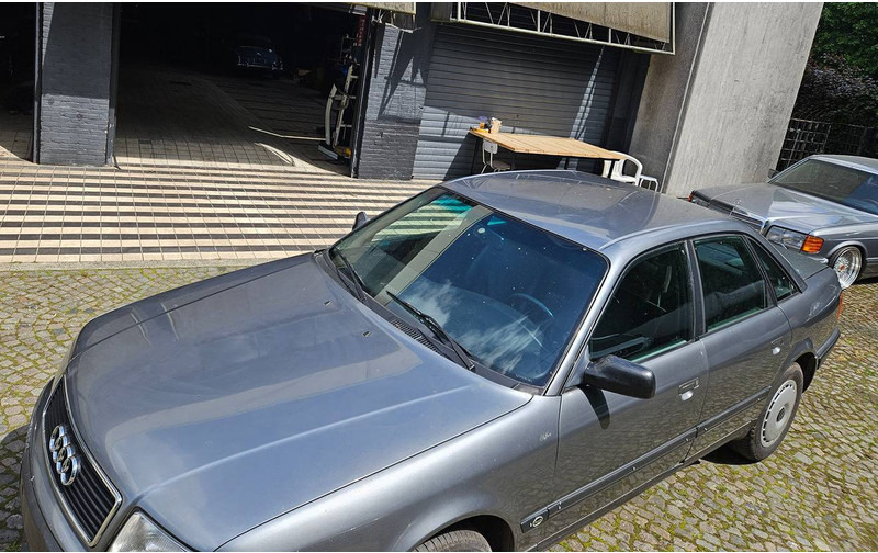 Audi 100 2.4D - Sedan araba: fotoğraf 3 Audi 100 2.4D - Sedan araba: fotoğraf 3