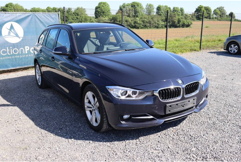 Binek araba BMW 3 Serie 318d: fotoğraf 6