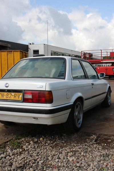 BMW 3 Serie 320i - Binek araba: fotoğraf 5 BMW 3 Serie 320i - Binek araba: fotoğraf 5