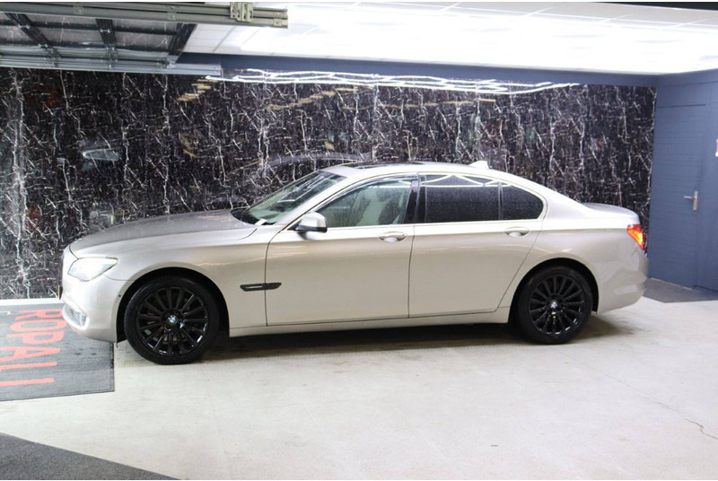 BMW 7 Serie 750i XDRIVE - Sedan araba: fotoğraf 1 BMW 7 Serie 750i XDRIVE - Sedan araba: fotoğraf 1