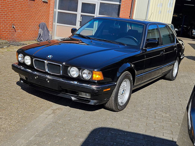 BMW 750IL - Binek araba: fotoğraf 1 BMW 750IL - Binek araba: fotoğraf 1