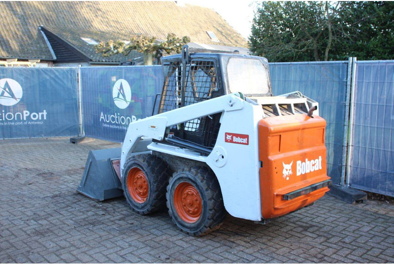 Bobcat S130 - Tekerlekli yükleyici: fotoğraf 3 Bobcat S130 - Tekerlekli yükleyici: fotoğraf 3