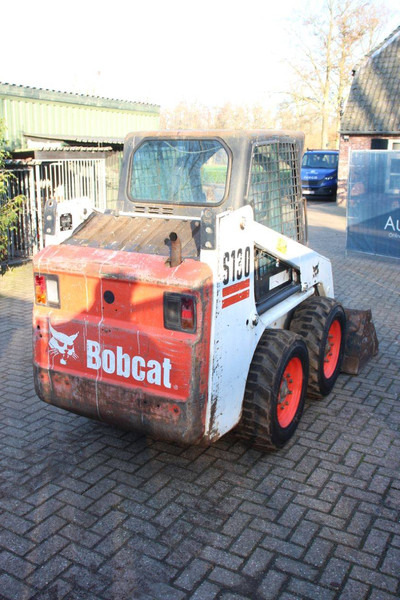 Bobcat S130 - Tekerlekli yükleyici: fotoğraf 5 Bobcat S130 - Tekerlekli yükleyici: fotoğraf 5