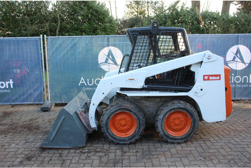 Bobcat S130 - Tekerlekli yükleyici: fotoğraf 2 Bobcat S130 - Tekerlekli yükleyici: fotoğraf 2