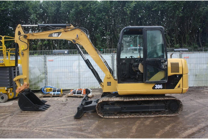 Caterpillar 306 - Paletli ekskavatör: fotoğraf 2 Caterpillar 306 - Paletli ekskavatör: fotoğraf 2