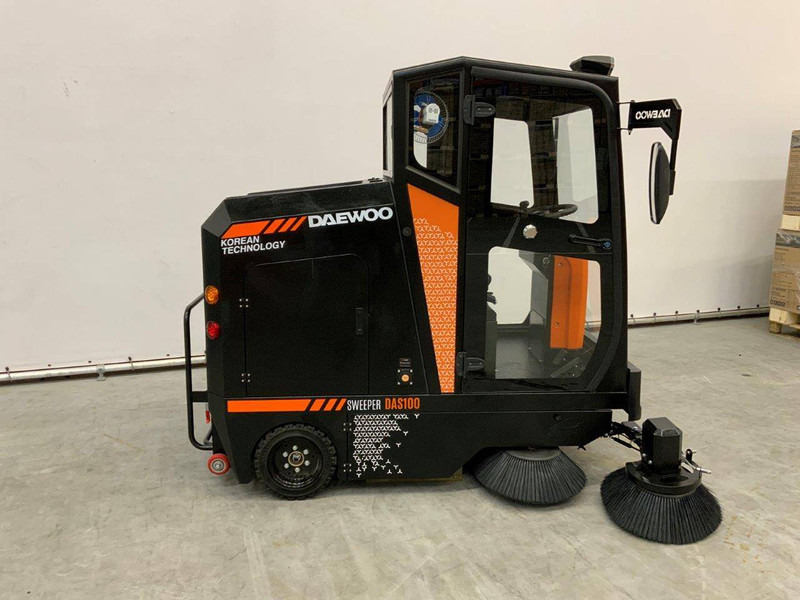 Daewoo DAS100 - Yol süpürme aracı: fotoğraf 3 Daewoo DAS100 - Yol süpürme aracı: fotoğraf 3
