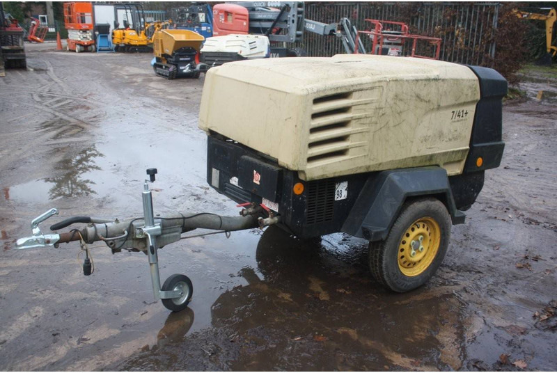 Doosan 7/41+ - Akümülatör: fotoğraf 1 Doosan 7/41+ - Akümülatör: fotoğraf 1