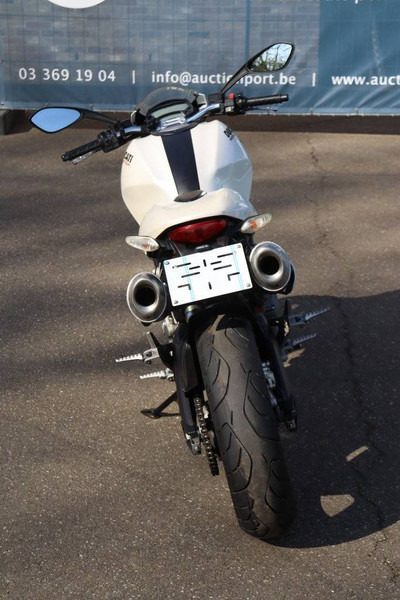 Ducati MONSTER 696 - Motosiklet: fotoğraf 5 Ducati MONSTER 696 - Motosiklet: fotoğraf 5