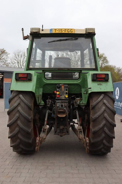 Fendt Farmer 306LSA Turbomatik - Traktör: fotoğraf 4 Fendt Farmer 306LSA Turbomatik - Traktör: fotoğraf 4