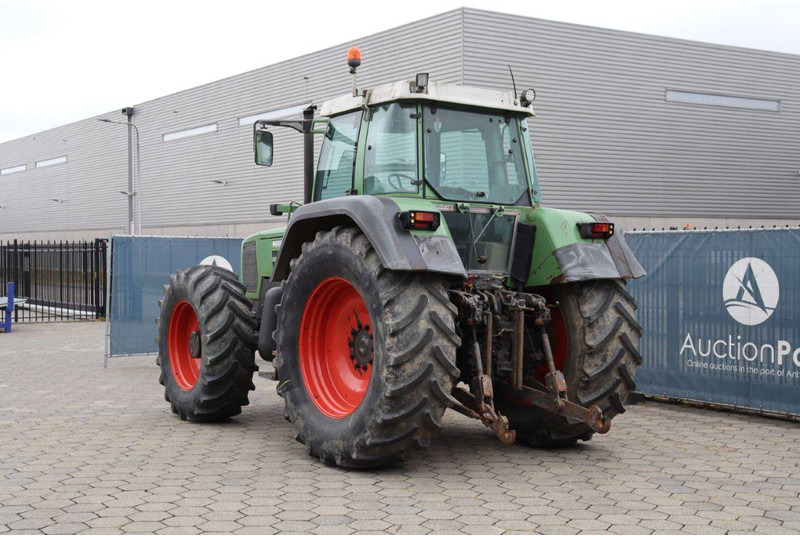 Fendt Favorit 824 - Traktör: fotoğraf 4 Fendt Favorit 824 - Traktör: fotoğraf 4