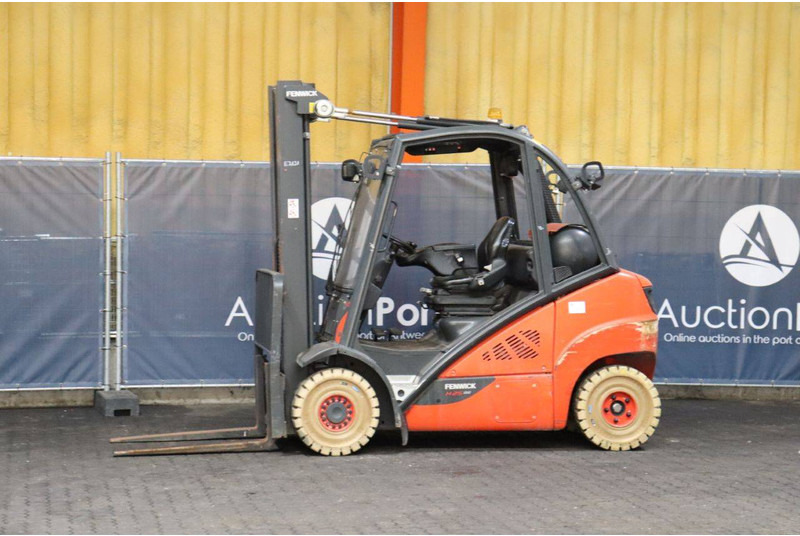 Fenwick-Linde H25T-02 - LPG forklift: fotoğraf 1 Fenwick-Linde H25T-02 - LPG forklift: fotoğraf 1