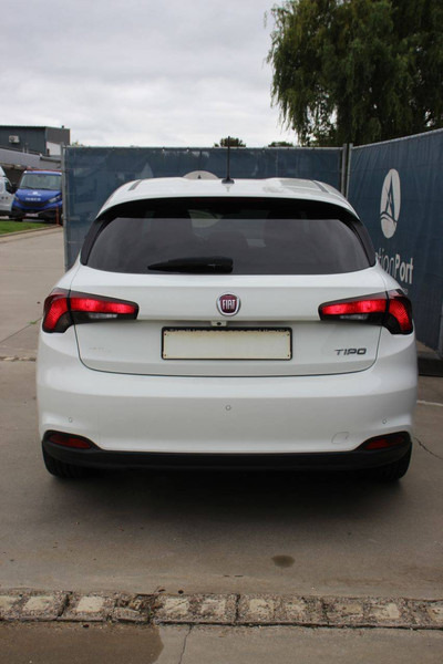 Fiat Tipo - Sedan araba: fotoğraf 4 Fiat Tipo - Sedan araba: fotoğraf 4