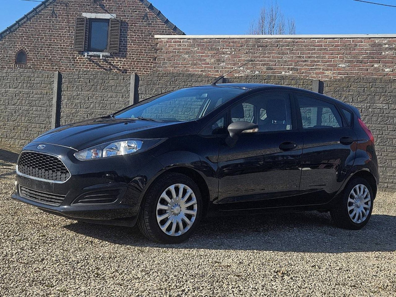 Ford Fiesta (VII - update) 1.25 - Sedan araba: fotoğraf 2 Ford Fiesta (VII - update) 1.25 - Sedan araba: fotoğraf 2