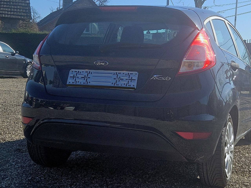 Ford Fiesta (VII - update) 1.25 - Sedan araba: fotoğraf 5 Ford Fiesta (VII - update) 1.25 - Sedan araba: fotoğraf 5