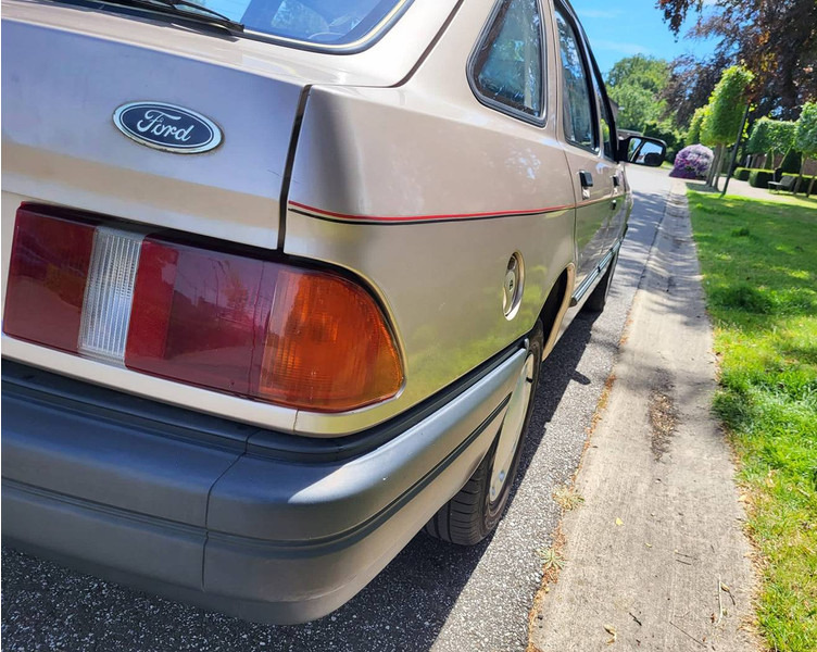 Ford Sierra 1.3 - Sedan araba: fotoğraf 5 Ford Sierra 1.3 - Sedan araba: fotoğraf 5