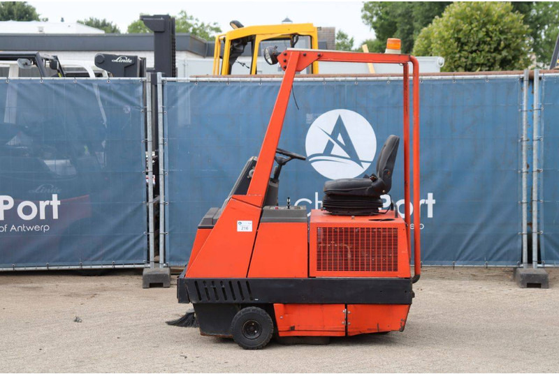Hako Z600 - Yol süpürme aracı: fotoğraf 2 Hako Z600 - Yol süpürme aracı: fotoğraf 2