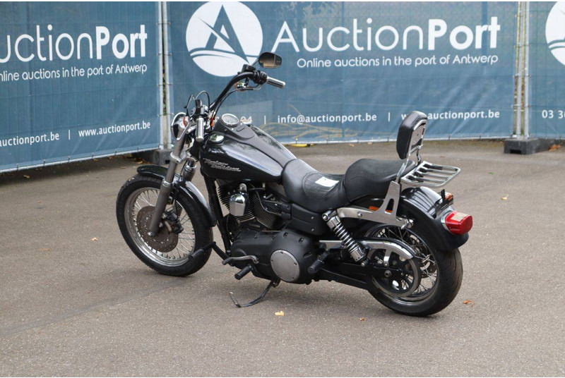 Harley-Davidson Dyna Street Bob - Motosiklet: fotoğraf 3 Harley-Davidson Dyna Street Bob - Motosiklet: fotoğraf 3