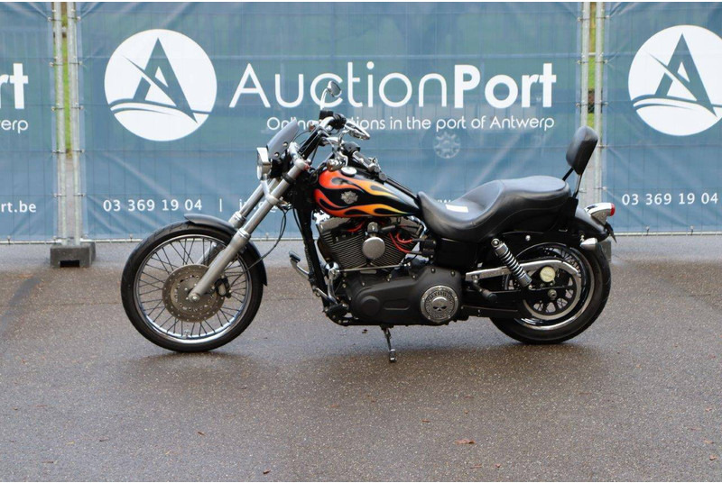 Harley-Davidson Dyna Wide Glide - Motosiklet: fotoğraf 1 Harley-Davidson Dyna Wide Glide - Motosiklet: fotoğraf 1