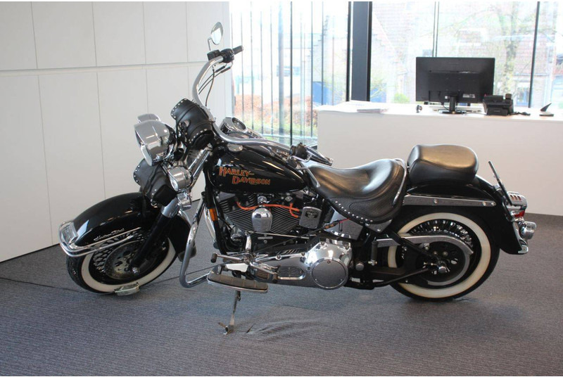 Harley-Davidson Heritage Softail - Motosiklet: fotoğraf 2 Harley-Davidson Heritage Softail - Motosiklet: fotoğraf 2