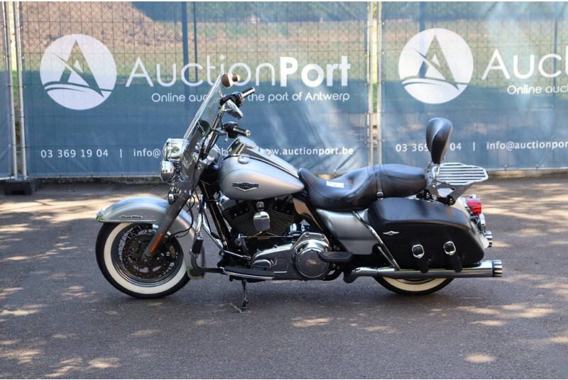 Harley-Davidson Road King Classic - Motosiklet: fotoğraf 2 Harley-Davidson Road King Classic - Motosiklet: fotoğraf 2