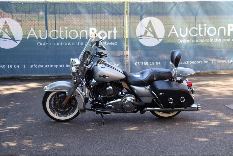 Harley-Davidson Road King Classic - Motosiklet: fotoğraf 1 Harley-Davidson Road King Classic - Motosiklet: fotoğraf 1