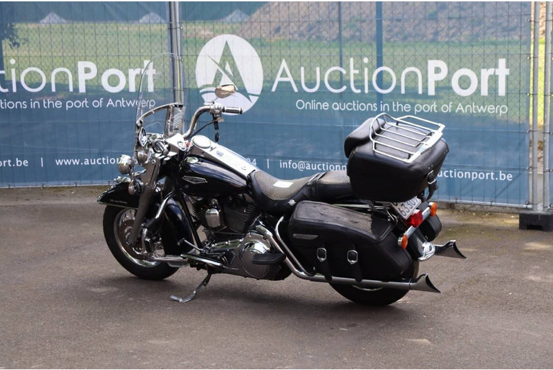Harley-Davidson Road King Classic - Motosiklet: fotoğraf 3 Harley-Davidson Road King Classic - Motosiklet: fotoğraf 3