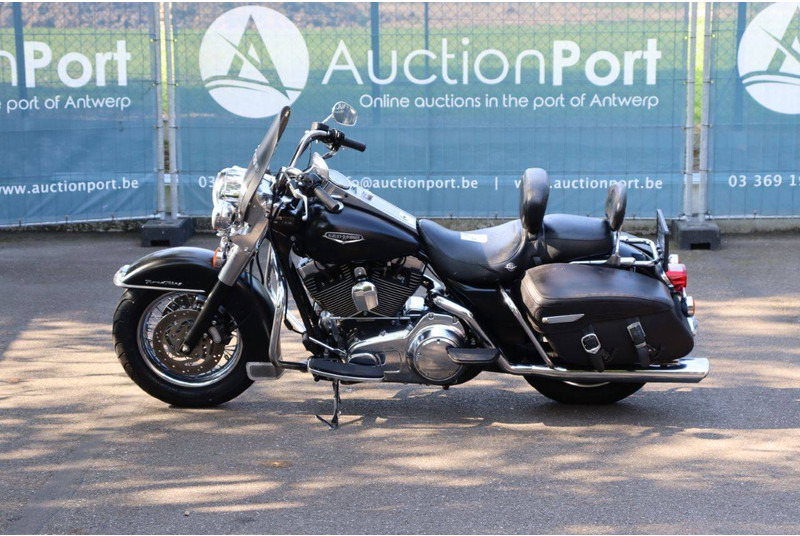 Harley-Davidson Road King Classic Touring - Motosiklet: fotoğraf 2 Harley-Davidson Road King Classic Touring - Motosiklet: fotoğraf 2