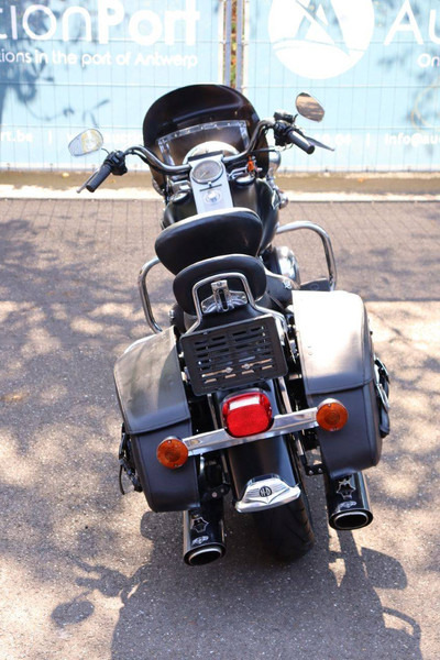 Harley-Davidson Road King Classic Touring - Motosiklet: fotoğraf 5 Harley-Davidson Road King Classic Touring - Motosiklet: fotoğraf 5