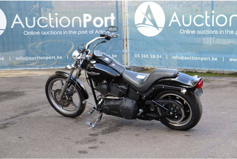 Harley-Davidson Softail Night Train - Motosiklet: fotoğraf 3 Harley-Davidson Softail Night Train - Motosiklet: fotoğraf 3