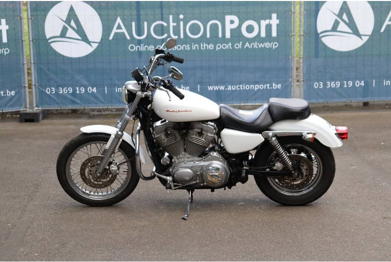 Harley-Davidson Sporster XL883 - Motosiklet: fotoğraf 2 Harley-Davidson Sporster XL883 - Motosiklet: fotoğraf 2