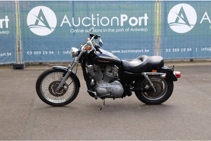 Harley-Davidson Sportster XL883 - Motosiklet: fotoğraf 1 Harley-Davidson Sportster XL883 - Motosiklet: fotoğraf 1
