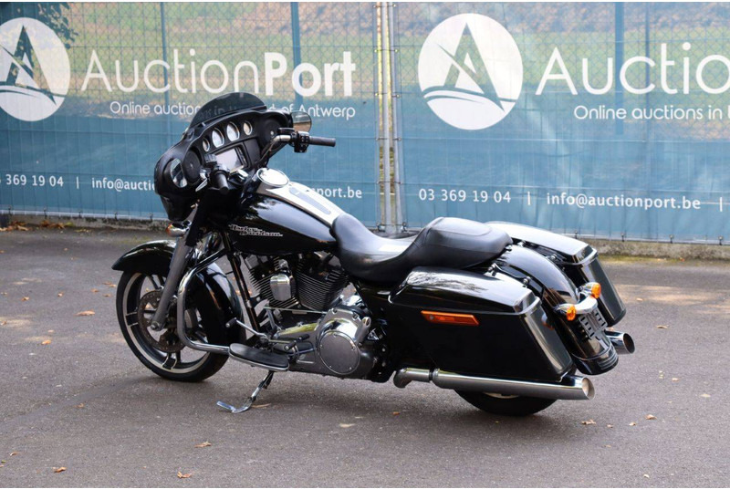 Harley-Davidson Street Glide - Motosiklet: fotoğraf 3 Harley-Davidson Street Glide - Motosiklet: fotoğraf 3