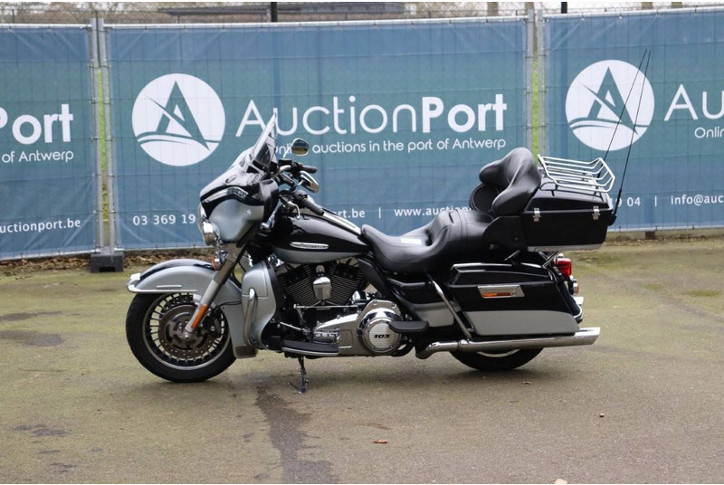 Harley-Davidson Ultra Classic - Motosiklet: fotoğraf 1 Harley-Davidson Ultra Classic - Motosiklet: fotoğraf 1