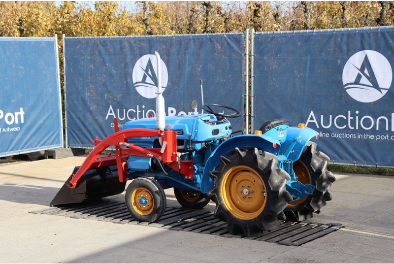 Hinomoto BEST E14 - Traktör: fotoğraf 4 Hinomoto BEST E14 - Traktör: fotoğraf 4